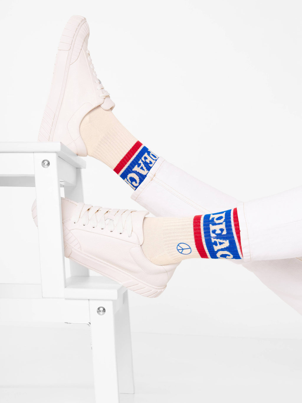 Skarpety z organicznej bawełny Love & Peace typu crew z haftowanym peace