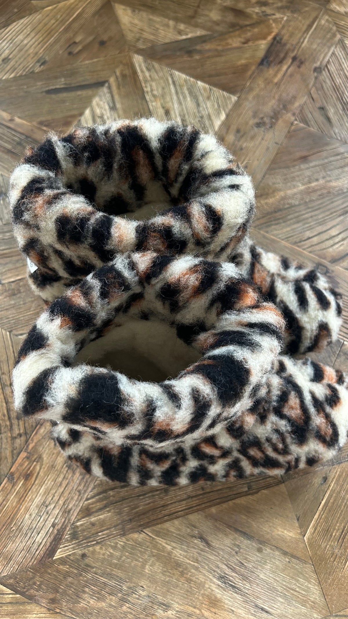 Wysokie kapcie 100% wełny, Leopard